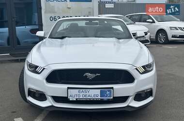Кабриолет Ford Mustang 2016 в 