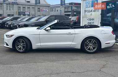 Кабриолет Ford Mustang 2016 в 
