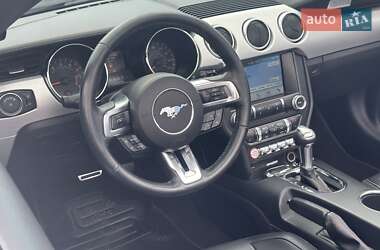 Кабриолет Ford Mustang 2016 в 