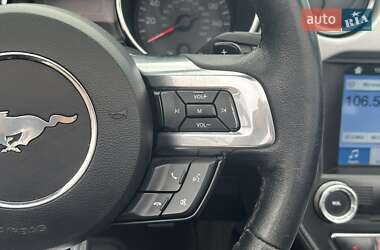 Кабриолет Ford Mustang 2016 в 