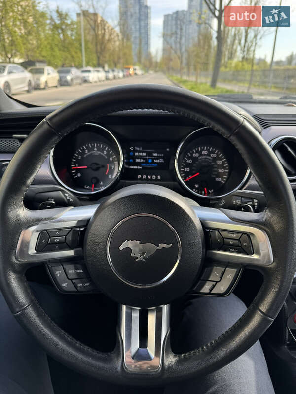 Купе Ford Mustang 2016 в Киеве
