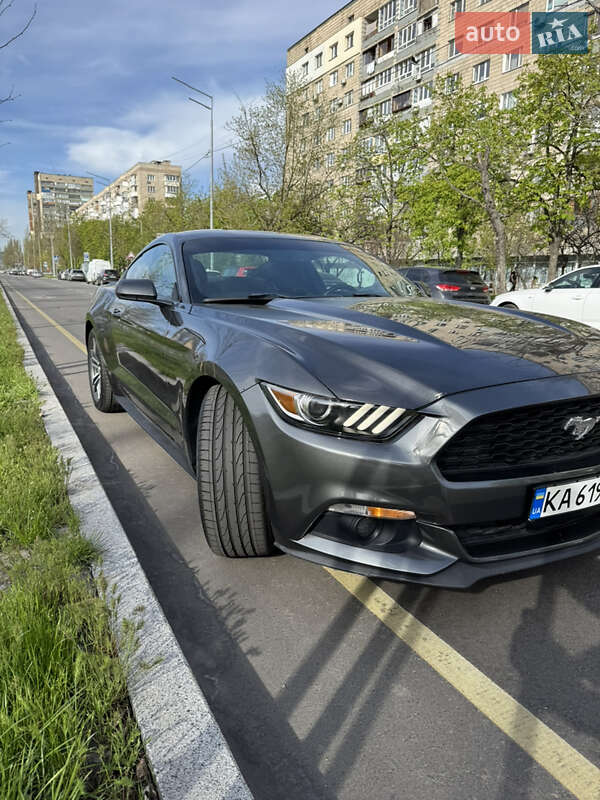 Купе Ford Mustang 2016 в Киеве