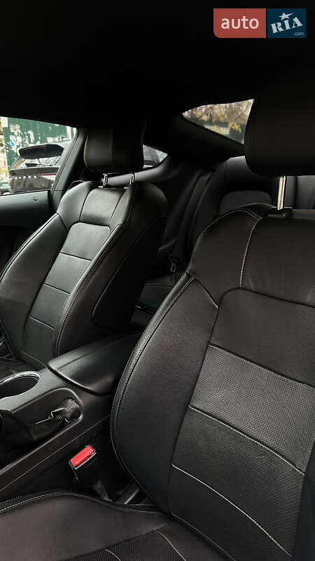 Купе Ford Mustang 2015 в Киеве