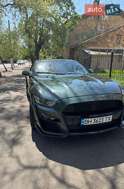 Купе Ford Mustang 2015 в 