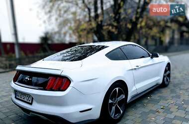 Купе Ford Mustang 2017 в 