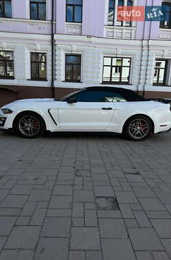Кабріолет Ford Mustang 2018 в 