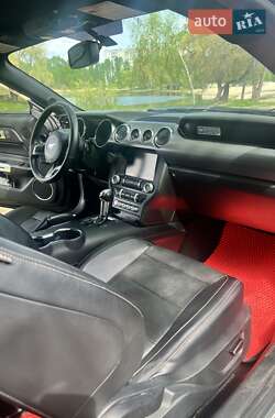 Купе Ford Mustang 2015 в 