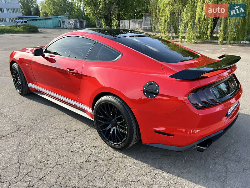 Купе Ford Mustang 2018 в Умани