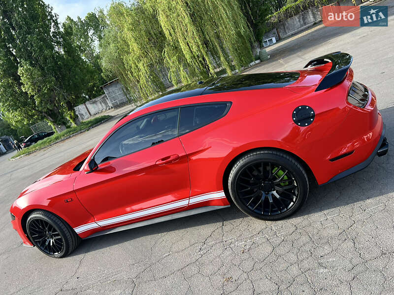 Купе Ford Mustang 2018 в Умани