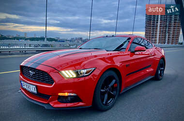 Купе Ford Mustang 2015 в 