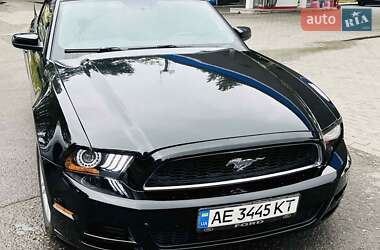 Кабриолет Ford Mustang 2014 в 