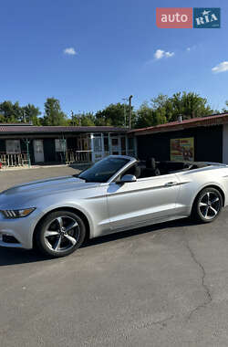 Кабриолет Ford Mustang 2015 в 