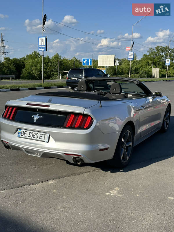 Кабріолет Ford Mustang 2015 в Корсунь-Шевченківському