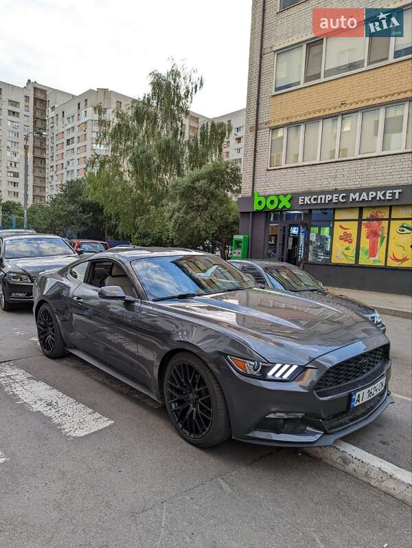 Купе Ford Mustang 2015 в Києві