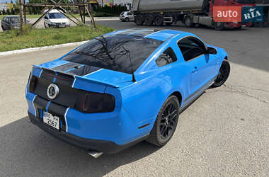 Купе Ford Mustang 2011 в 