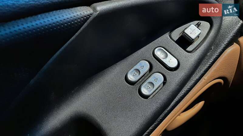 Купе Ford Mustang 1995 в Днепре