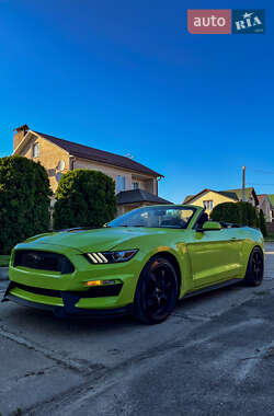 Кабриолет Ford Mustang 2015 в 