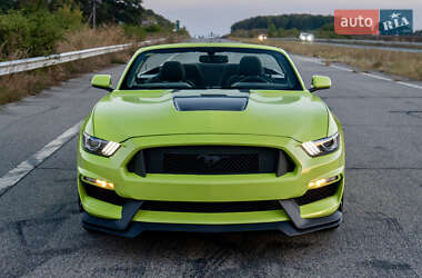 Кабриолет Ford Mustang 2015 в 