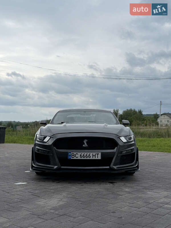 Купе Ford Mustang 2016 в Львове