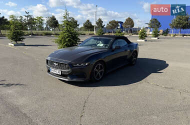 Кабриолет Ford Mustang 2024 в 