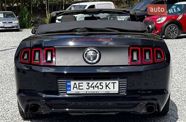 Кабриолет Ford Mustang 2014 в 