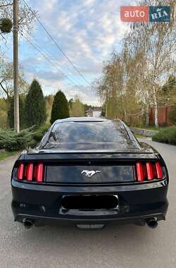 Купе Ford Mustang 2015 в 