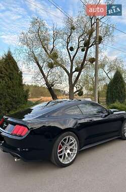 Купе Ford Mustang 2015 в 