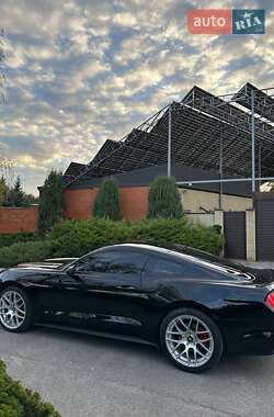 Купе Ford Mustang 2015 в 