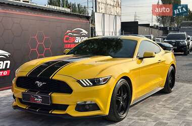 Купе Ford Mustang 2015 в 