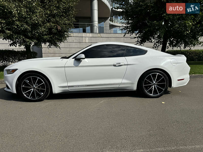 Купе Ford Mustang 2015 в Киеве