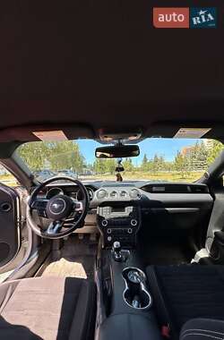 Купе Ford Mustang 2017 в 