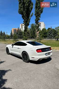 Купе Ford Mustang 2017 в 