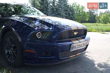 Купе Ford Mustang 2012 в 