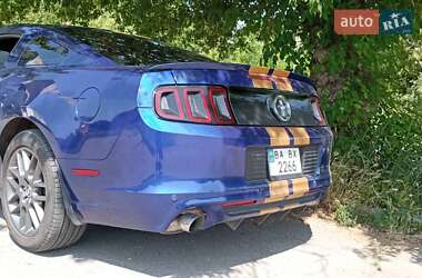 Купе Ford Mustang 2012 в 
