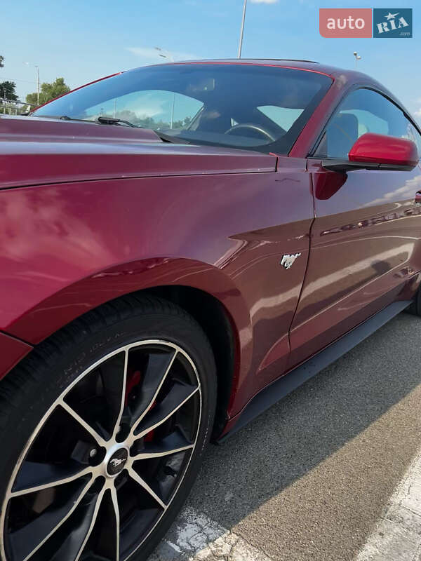 Купе Ford Mustang 2015 в Києві
