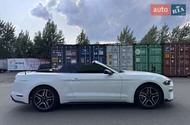 Кабриолет Ford Mustang 2019 в 