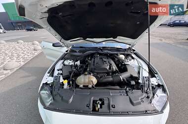 Кабриолет Ford Mustang 2019 в 