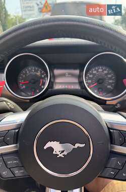 Кабриолет Ford Mustang 2019 в 