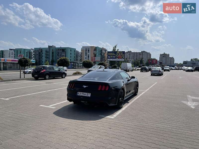 Купе Ford Mustang 2016 в Киеве