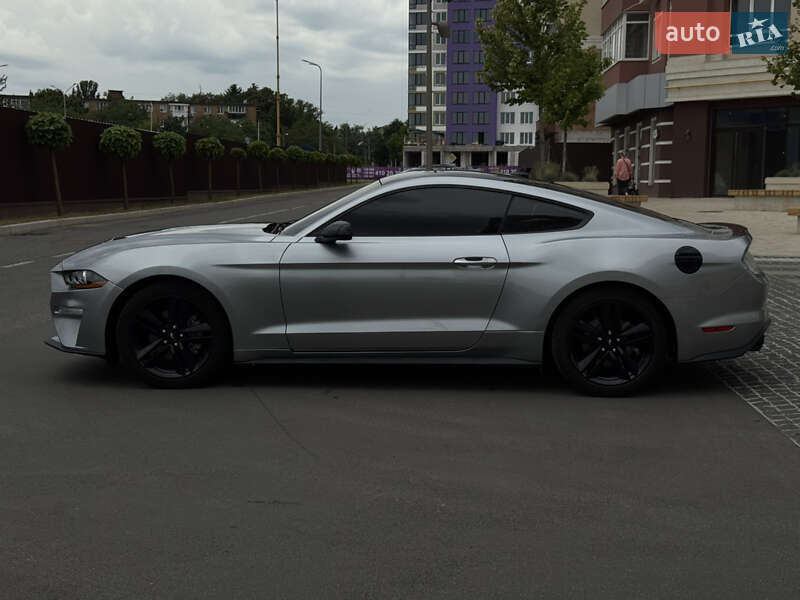 Купе Ford Mustang 2021 в Умани