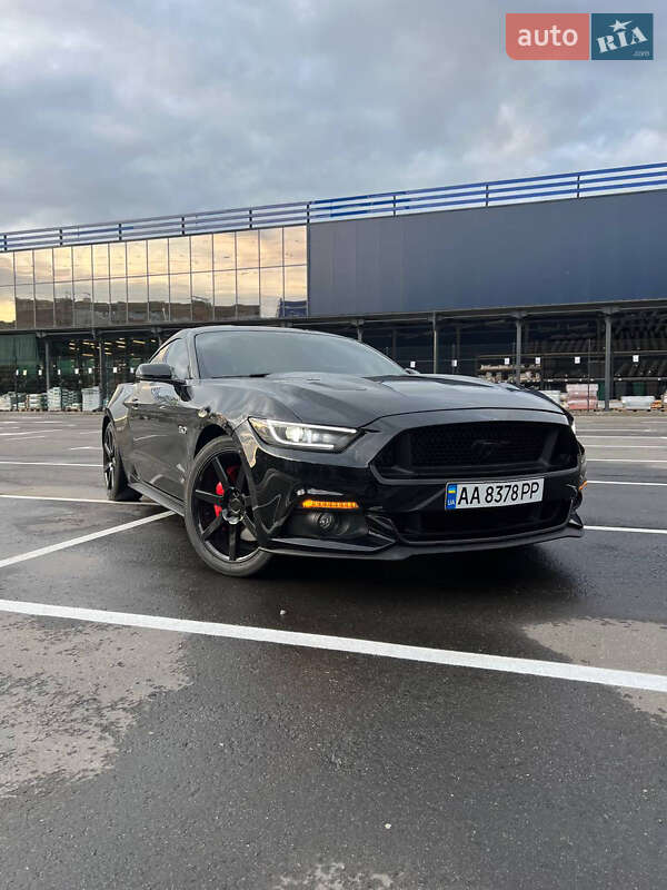 Купе Ford Mustang 2017 в 