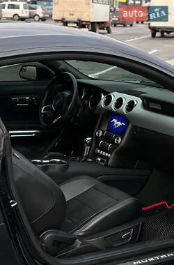 Купе Ford Mustang 2017 в 