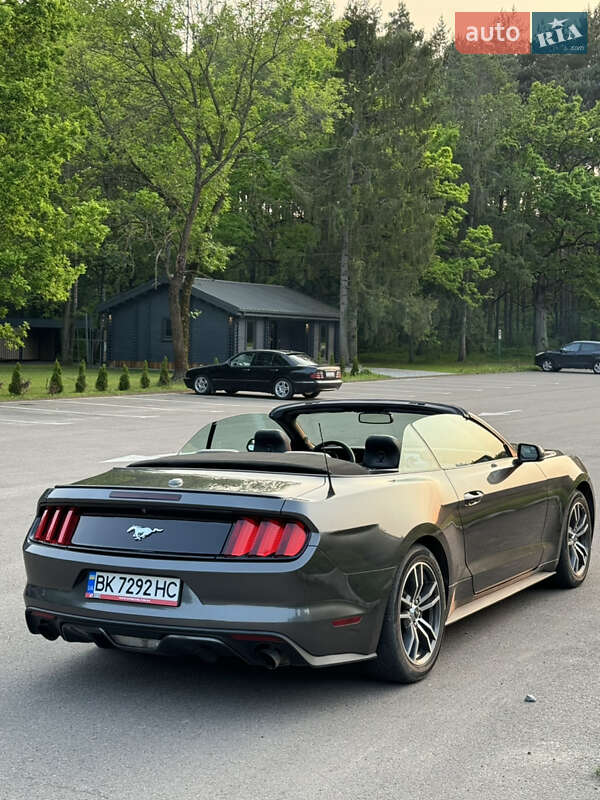 Кабриолет Ford Mustang 2017 в Ровно
