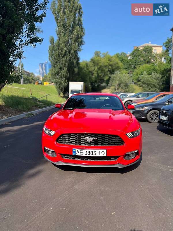 Купе Ford Mustang 2016 в Киеве