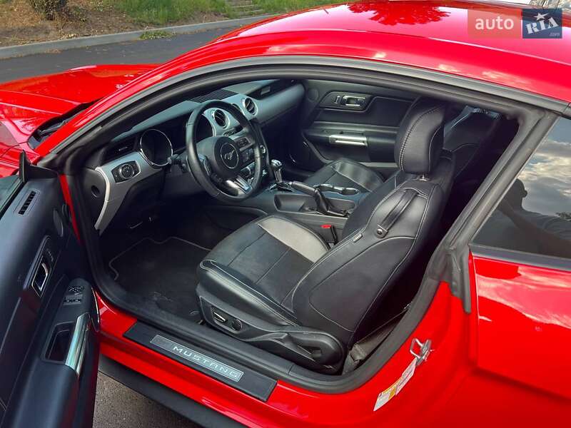 Купе Ford Mustang 2016 в Киеве