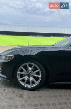 Купе Ford Mustang 2015 в 