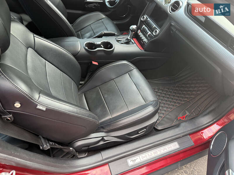 Купе Ford Mustang 2016 в Киеве