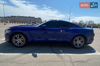 Купе Ford Mustang 2015 в 