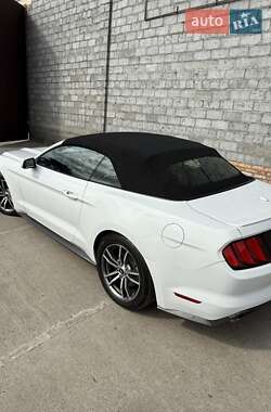 Кабриолет Ford Mustang 2016 в 
