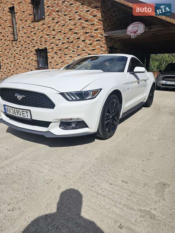 Купе Ford Mustang 2015 в Киеве